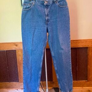 Levi’s 550 Relaxed Fit Tapered Leg 16